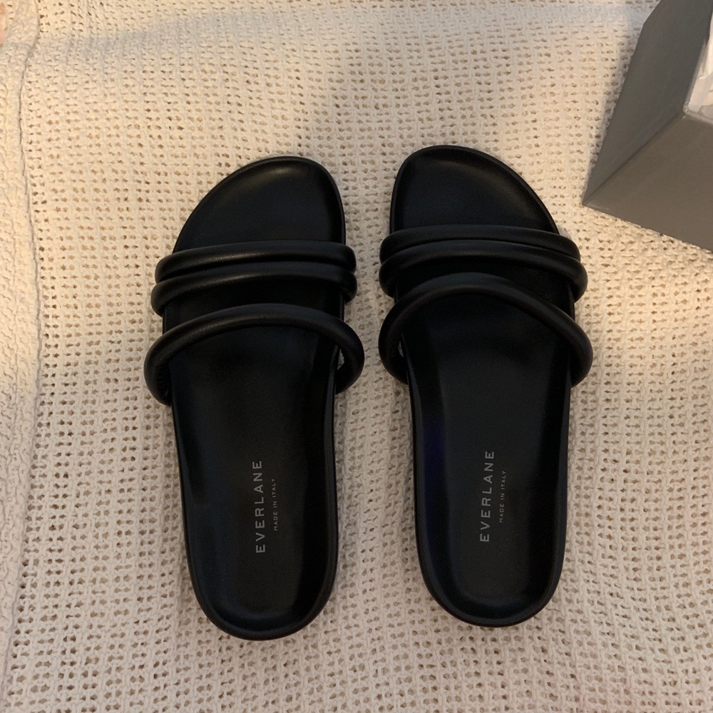Everlane Form Three Strap Sandal-Black Size 6